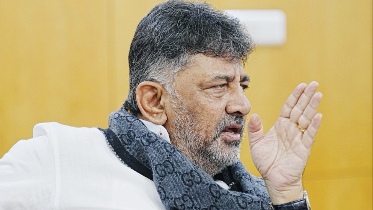 https://www.salarnews.in/public/uploads/images/newsimages/maannewsimage05102025_205729_DK Shivakumar on Caste Census .png